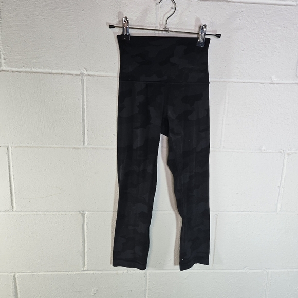 Lululemon align high rise black gray camo crop leggings - Picture 9 of 9